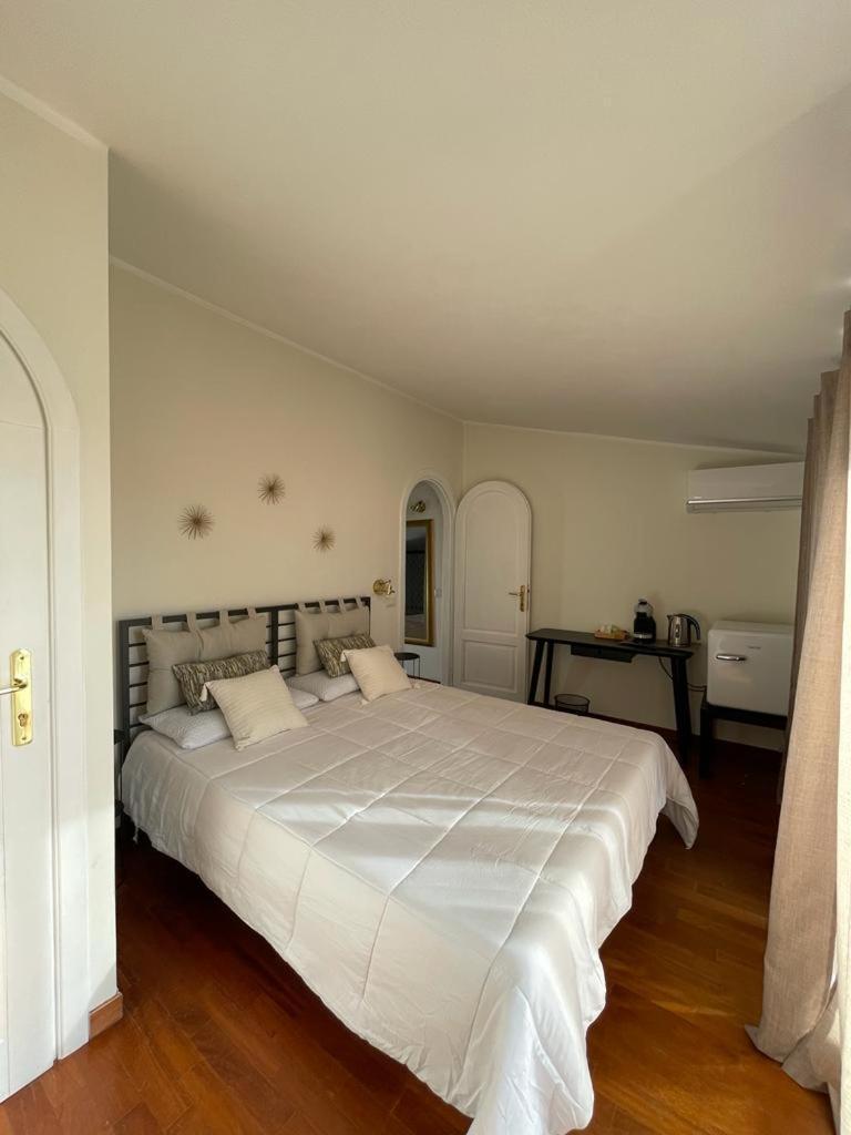 Excellent Rooms Paola'S Olbia Eksteriør billede